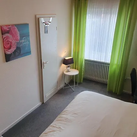 فندق Sauerland-hotel Essentho