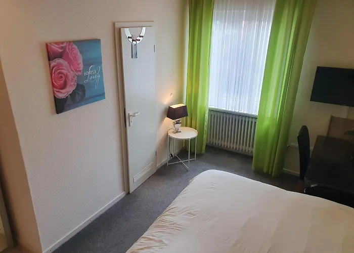 Отель Sauerland-hotel Essentho